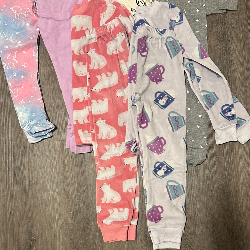 Assorted Girls Pajama Set size 5 - Picture 2 of 3